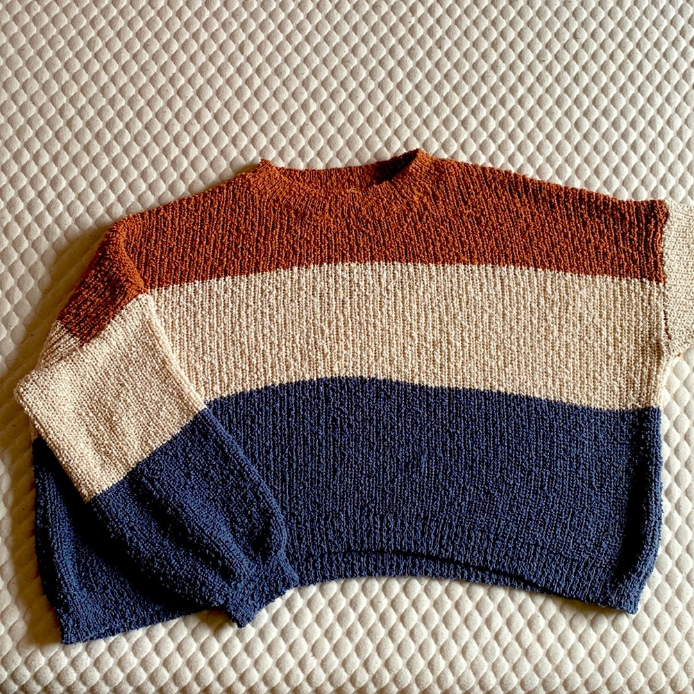 A PacSun sweater, M